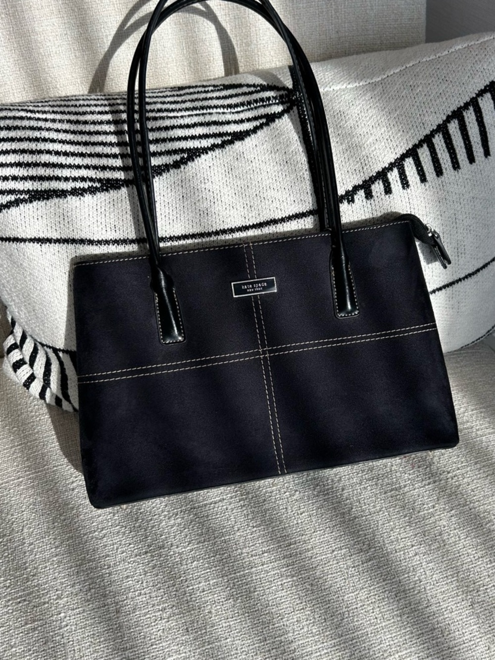 kate spade black shoulder tote with contrast stitching